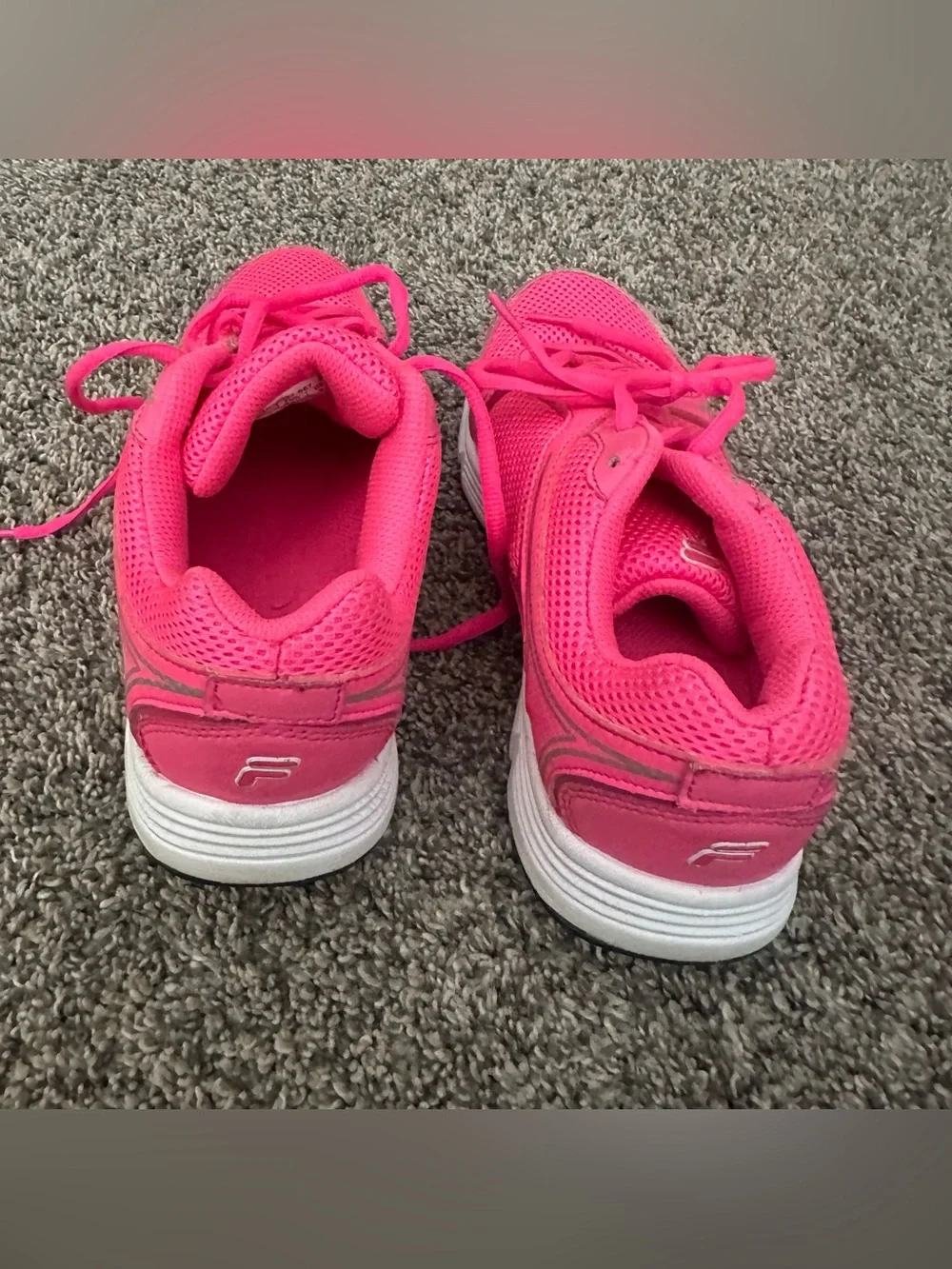 Fila vibrant pink
